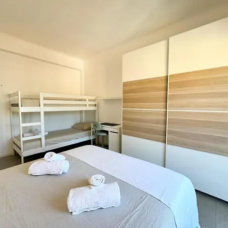 Apartment Hostdomus - White House-private Bike *