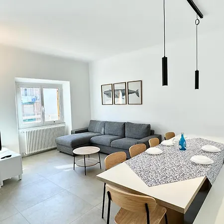 Apartment Hostdomus - White House-private Bike *
