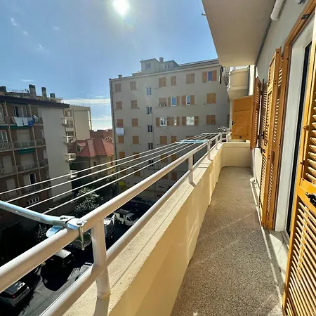 Apartment Hostdomus - White House-private Bike